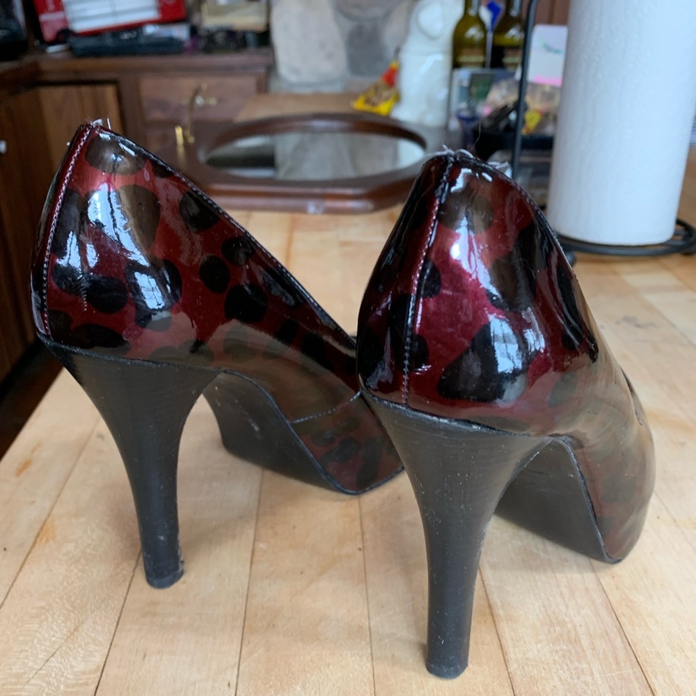 Platform patented leather Leopard heel - Picture 3 of 5